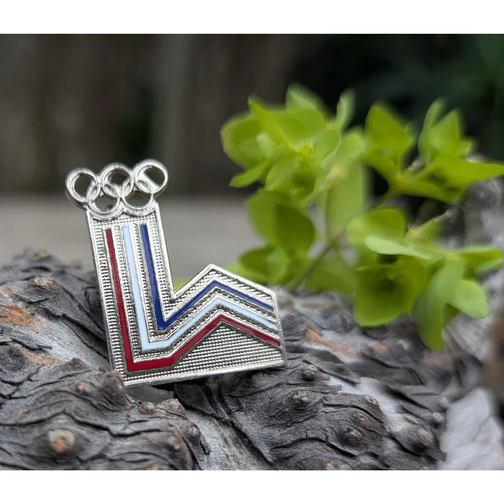 1980 Lake Placid Winter Olympics Souvenir Trading Pin